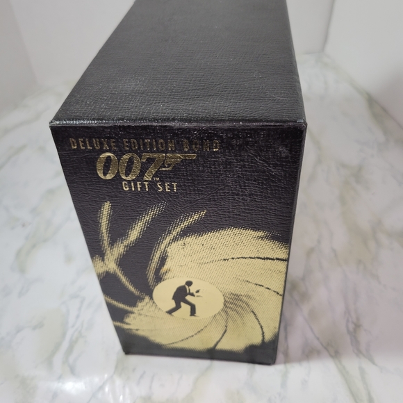 James Bond 007 Deluxe Edition VHS - Picture 3 of 4